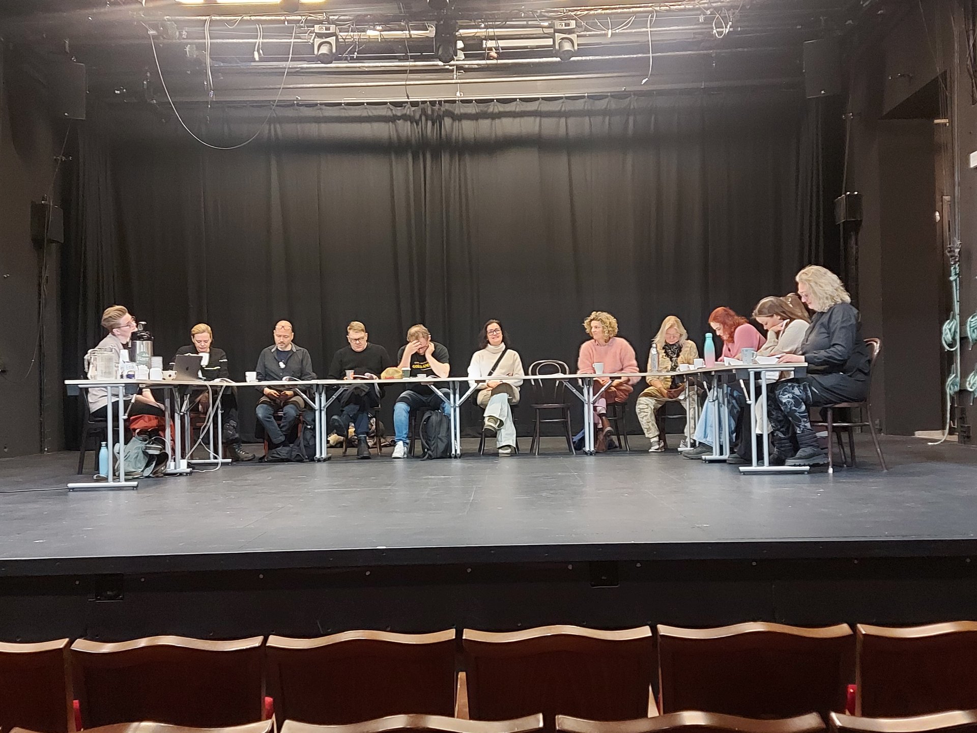 Fyrsti leiklestur á And Björk, of course.. í Samkomuhúsinu í dag