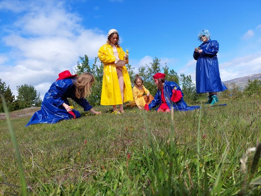 Götuleikhús Leikfélags Akureyrar verður á ferðinni í dag