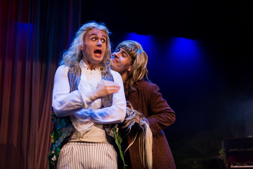 Aðeins tvær sýningar eru eftir af Galdragáttinni.