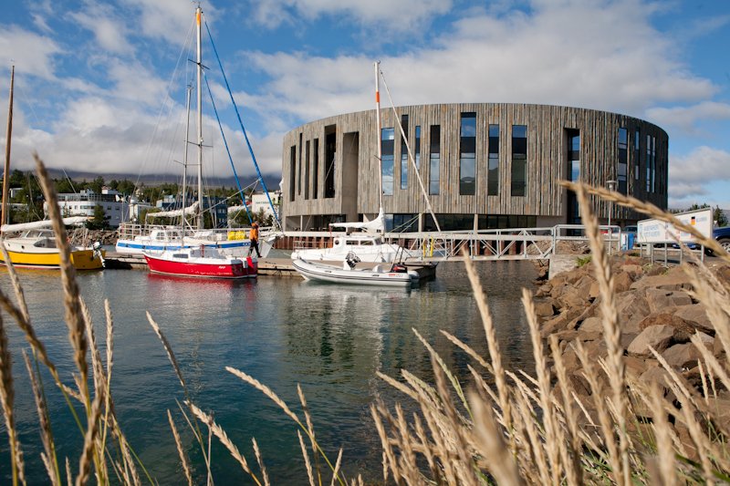 Menningarhúsið Hof leitar að kaffibarþjóni