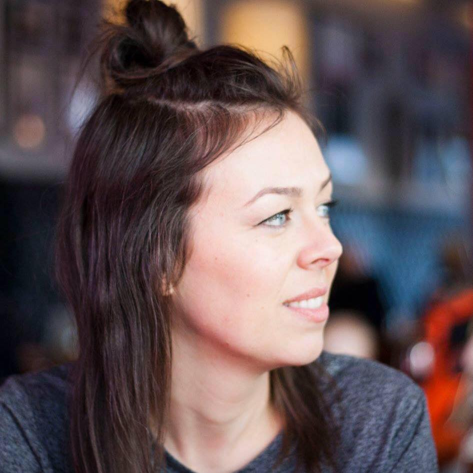 Myndlistasýningin 22 konur í Hofi