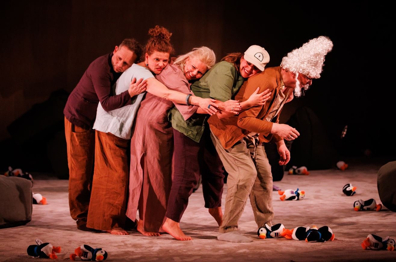 And Björk, of course frumsýnt á föstudaginn í Samkomuhúsinu