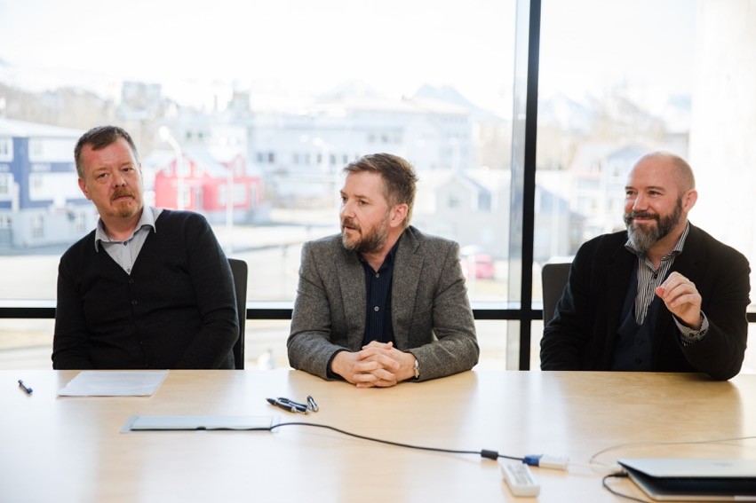 Hilmar Sigurðson, Atli Örvarsson og Þorvaldur Bjarni Þorvaldsson við undirritunina.