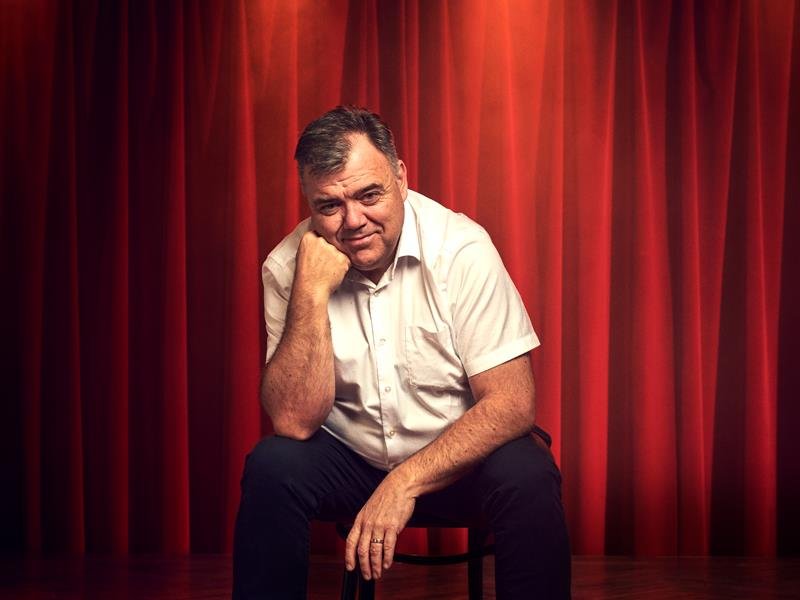 Örn Árnason rennir sér inn á sjötugsaldurinn