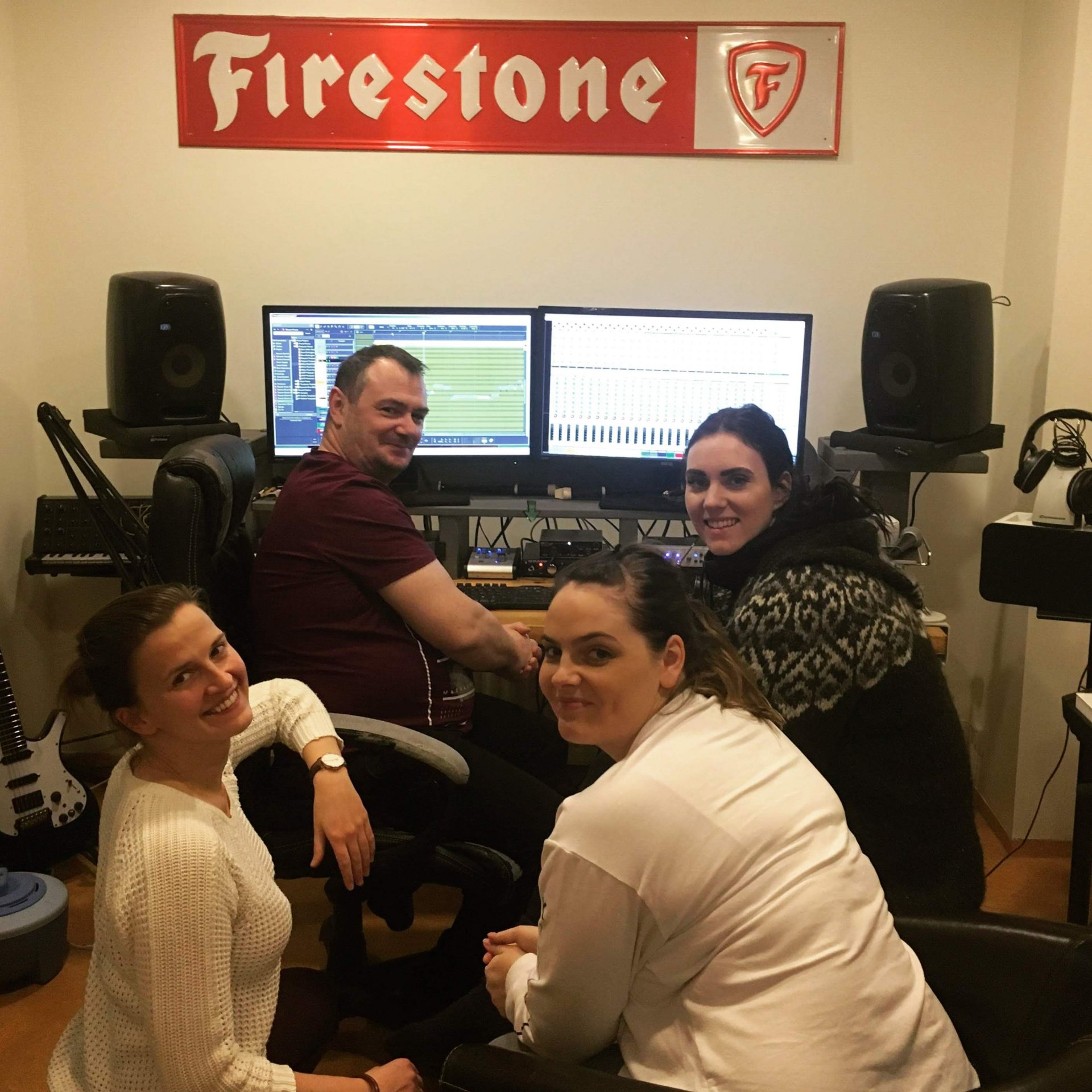 Æfingar hafnar á leikverkinu Skjaldmeyjar hafsins