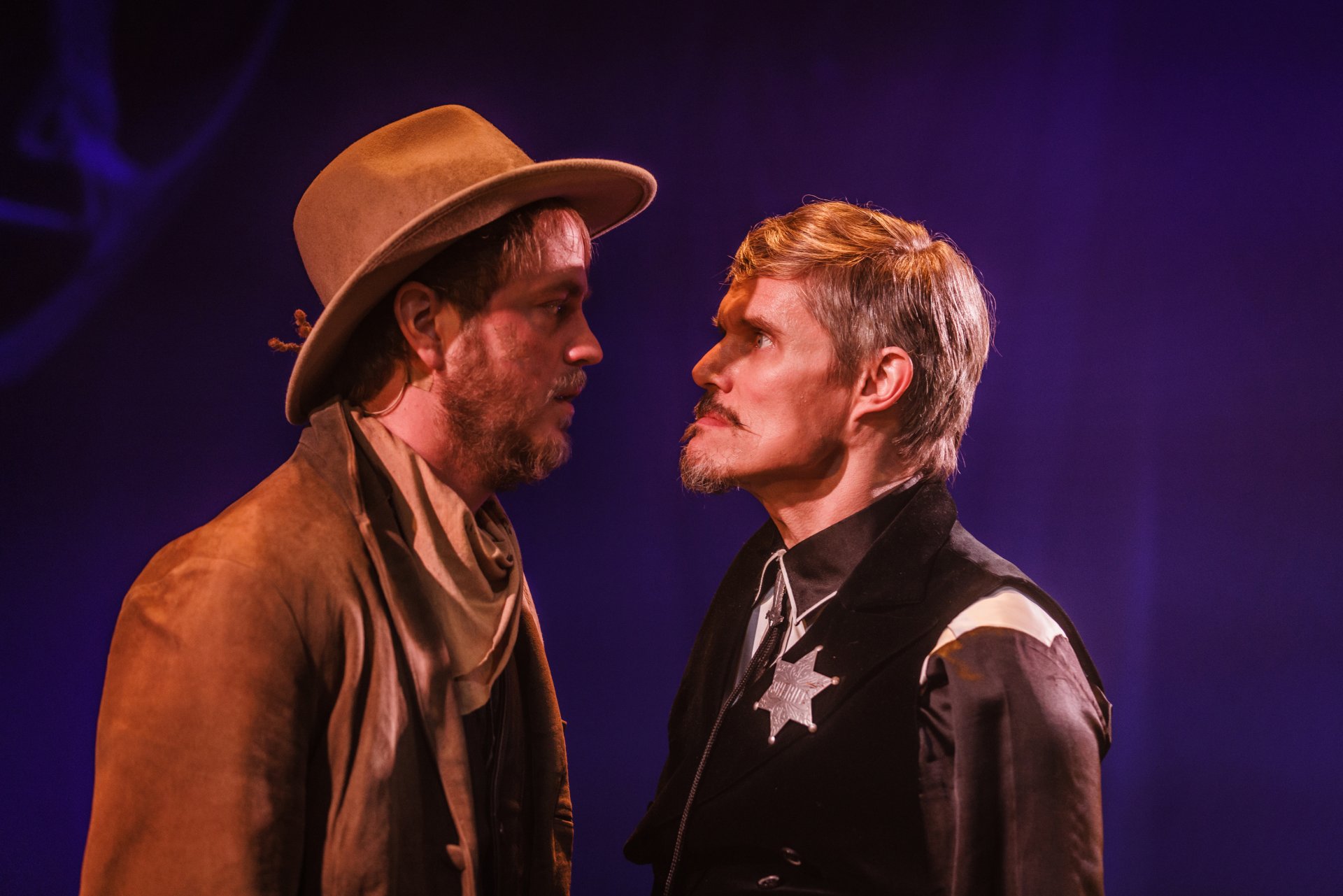 Aukasýning klukkan 17