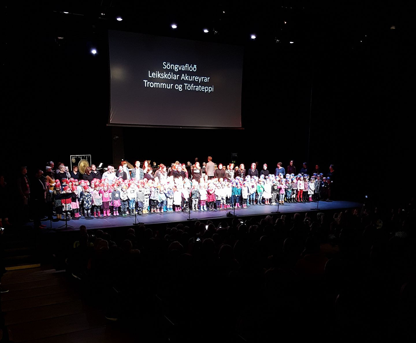 Tónaflóð leikskólabarna og TA