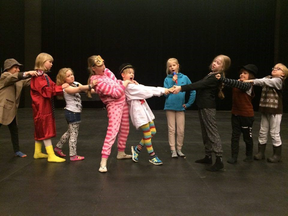 Leiklistarskóli Leikfélagsins 9 ára