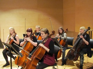 Strengjasveitir sunnan og norðan