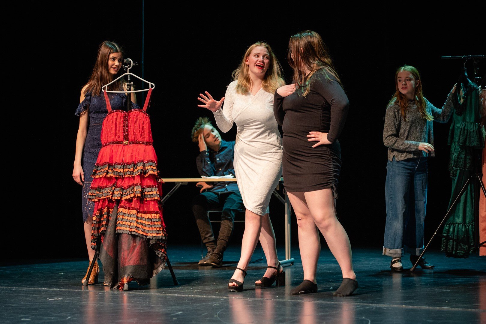 Leiklistarsmiðja og leiklistarnámskeið í sumar!