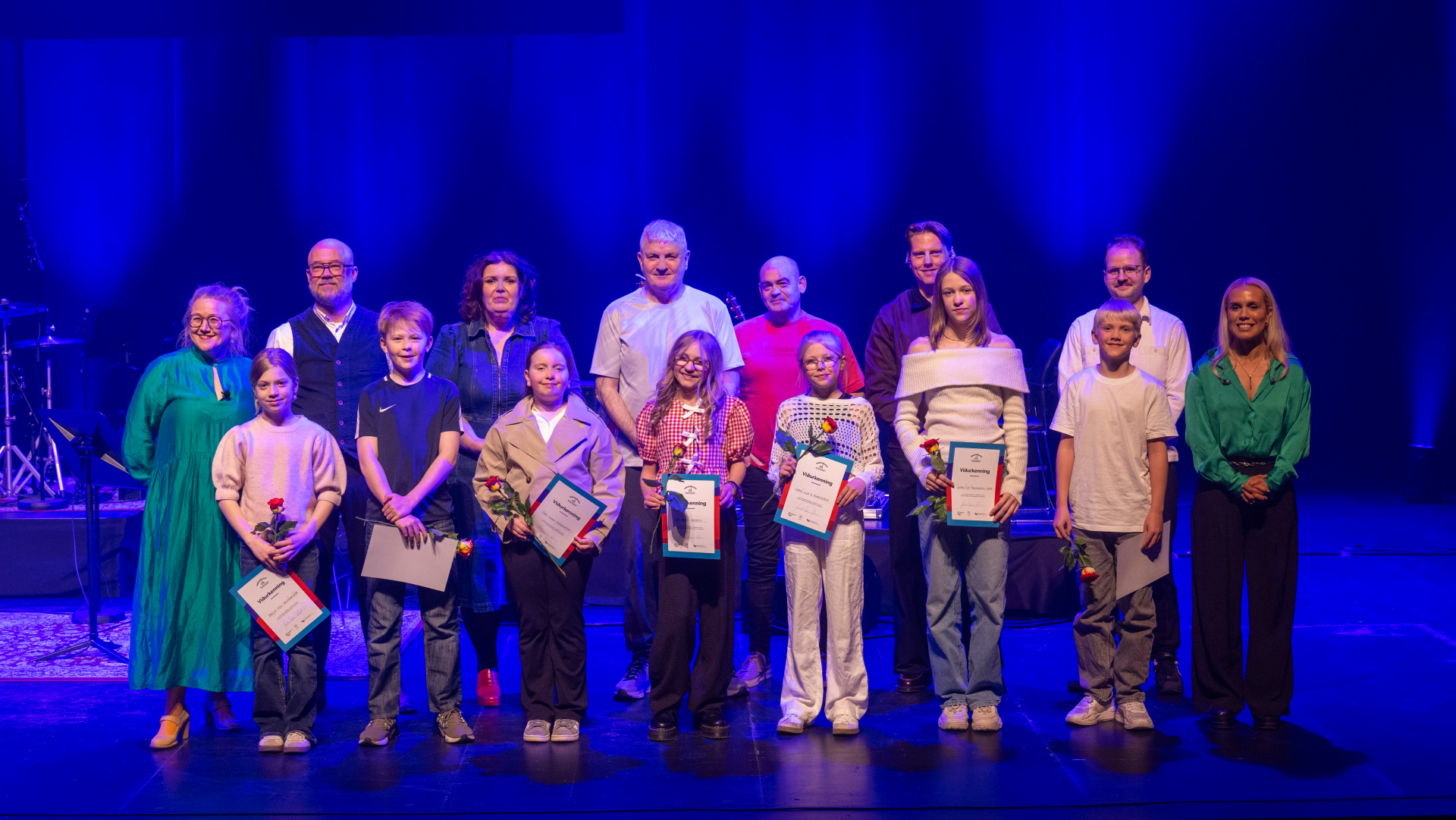 Frá vinstri fremri röð: Freyja Rán, Hákon Geir, Ólöf Birna, Ólöf Braga, Guðný Lilja, Sandra, Þorvald&hellip;