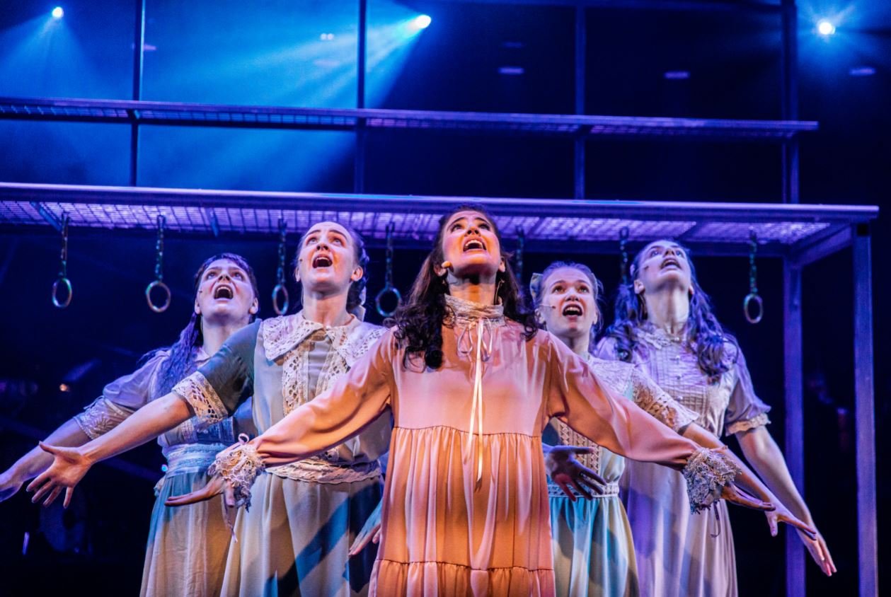 Vorið vaknar leikskrá