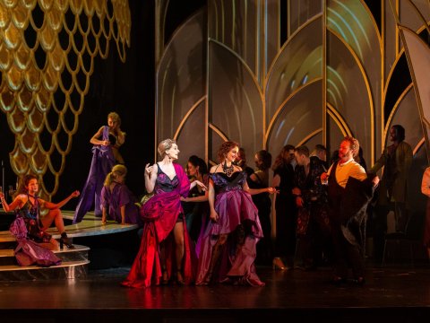 Aukasýning á La Traviata
