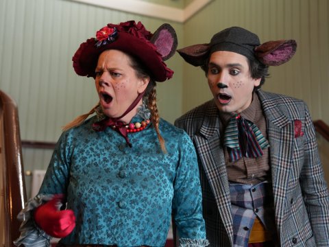 Undrunaróp og hlátrasköll barna ómuðu úr Samkomuhúsinu