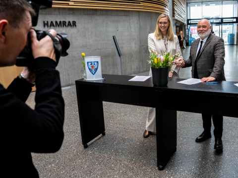 Ásthildur Sturludóttir, bæjarstjóri á Akureyri, og Logi Einarsson, menningar-, nýsköpunar- og háskól&hellip;