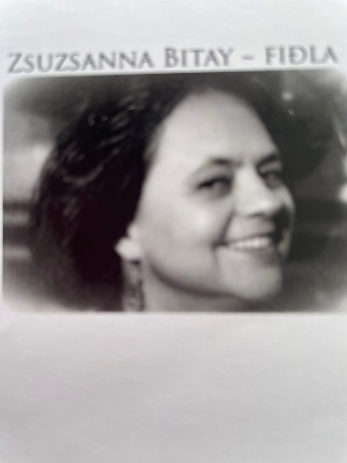 SN þakkar Zsuzsönnu Bitay fyrir ánægjulegt samstarf og óskar henni velfarnaðar í framtíðinni